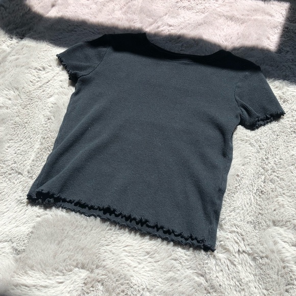 BLACK BOAT HOUSE TOP - Picture 2 of 3